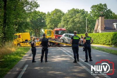 Brandweer onderweg met spoed, betrokken bij ernstig ongeval met personenauto op de N309 Eperweg 't Harde. - © NWVFoto.nl