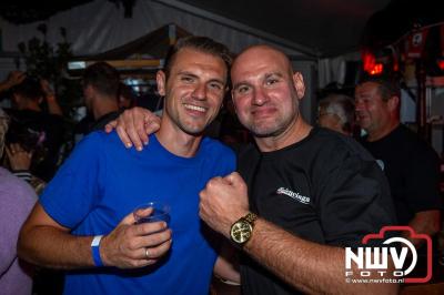 Op een nieuwe lokatie aan de Koemkolkweg in Oosterwolde  is vrijdag onder veel gezelligheid het kleinschalige Festival BigPop van start gegaan. - © NWVFoto.nl