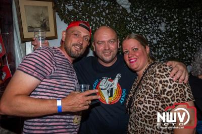 Op een nieuwe lokatie aan de Koemkolkweg in Oosterwolde  is vrijdag onder veel gezelligheid het kleinschalige Festival BigPop van start gegaan. - © NWVFoto.nl