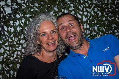 Op een nieuwe lokatie aan de Koemkolkweg in Oosterwolde  is vrijdag onder veel gezelligheid het kleinschalige Festival BigPop van start gegaan. - © NWVFoto.nl