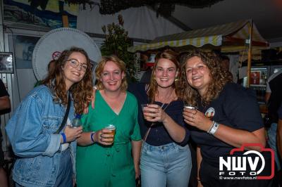 Op een nieuwe lokatie aan de Koemkolkweg in Oosterwolde  is vrijdag onder veel gezelligheid het kleinschalige Festival BigPop van start gegaan. - © NWVFoto.nl