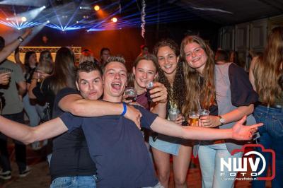 Op een nieuwe lokatie aan de Koemkolkweg in Oosterwolde  is vrijdag onder veel gezelligheid het kleinschalige Festival BigPop van start gegaan. - © NWVFoto.nl