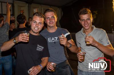 Op een nieuwe lokatie aan de Koemkolkweg in Oosterwolde  is vrijdag onder veel gezelligheid het kleinschalige Festival BigPop van start gegaan. - © NWVFoto.nl