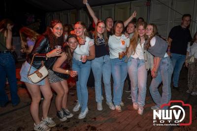 Op een nieuwe lokatie aan de Koemkolkweg in Oosterwolde  is vrijdag onder veel gezelligheid het kleinschalige Festival BigPop van start gegaan. - © NWVFoto.nl