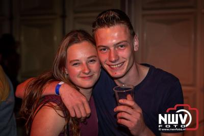 Op een nieuwe lokatie aan de Koemkolkweg in Oosterwolde  is vrijdag onder veel gezelligheid het kleinschalige Festival BigPop van start gegaan. - © NWVFoto.nl