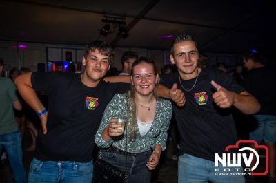 Op een nieuwe lokatie aan de Koemkolkweg in Oosterwolde  is vrijdag onder veel gezelligheid het kleinschalige Festival BigPop van start gegaan. - © NWVFoto.nl
