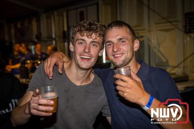 Op een nieuwe lokatie aan de Koemkolkweg in Oosterwolde  is vrijdag onder veel gezelligheid het kleinschalige Festival BigPop van start gegaan. - © NWVFoto.nl