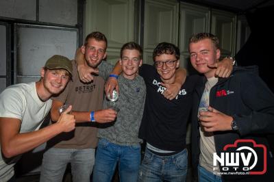 Op een nieuwe lokatie aan de Koemkolkweg in Oosterwolde  is vrijdag onder veel gezelligheid het kleinschalige Festival BigPop van start gegaan. - © NWVFoto.nl