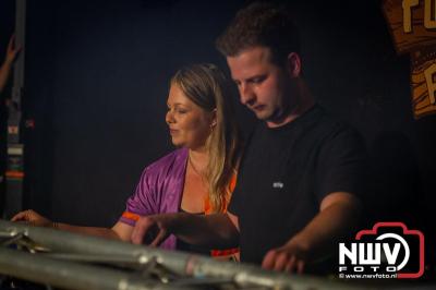 Op een nieuwe lokatie aan de Koemkolkweg in Oosterwolde  is vrijdag onder veel gezelligheid het kleinschalige Festival BigPop van start gegaan. - © NWVFoto.nl