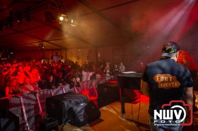 Op een nieuwe lokatie aan de Koemkolkweg in Oosterwolde  is vrijdag onder veel gezelligheid het kleinschalige Festival BigPop van start gegaan. - © NWVFoto.nl