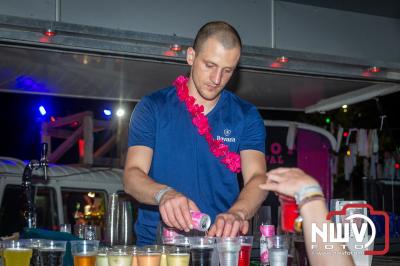 Op een nieuwe lokatie aan de Koemkolkweg in Oosterwolde  is vrijdag onder veel gezelligheid het kleinschalige Festival BigPop van start gegaan. - © NWVFoto.nl