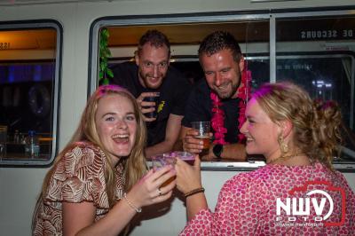 Op een nieuwe lokatie aan de Koemkolkweg in Oosterwolde  is vrijdag onder veel gezelligheid het kleinschalige Festival BigPop van start gegaan. - © NWVFoto.nl