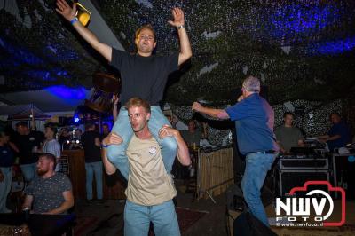 Op een nieuwe lokatie aan de Koemkolkweg in Oosterwolde  is vrijdag onder veel gezelligheid het kleinschalige Festival BigPop van start gegaan. - © NWVFoto.nl
