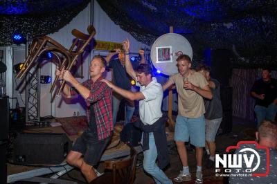 Op een nieuwe lokatie aan de Koemkolkweg in Oosterwolde  is vrijdag onder veel gezelligheid het kleinschalige Festival BigPop van start gegaan. - © NWVFoto.nl
