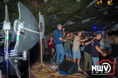 Op een nieuwe lokatie aan de Koemkolkweg in Oosterwolde  is vrijdag onder veel gezelligheid het kleinschalige Festival BigPop van start gegaan. - © NWVFoto.nl