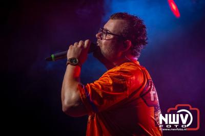Op een nieuwe lokatie aan de Koemkolkweg in Oosterwolde  is vrijdag onder veel gezelligheid het kleinschalige Festival BigPop van start gegaan. - © NWVFoto.nl