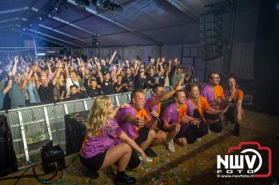 Op een nieuwe lokatie aan de Koemkolkweg in Oosterwolde  is vrijdag onder veel gezelligheid het kleinschalige Festival BigPop van start gegaan. - © NWVFoto.nl