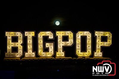 Op een nieuwe lokatie aan de Koemkolkweg in Oosterwolde  is vrijdag onder veel gezelligheid het kleinschalige Festival BigPop van start gegaan. - © NWVFoto.nl
