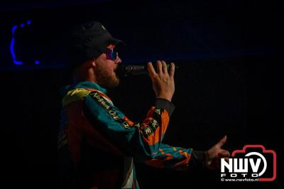 Op een nieuwe lokatie aan de Koemkolkweg in Oosterwolde  is vrijdag onder veel gezelligheid het kleinschalige Festival BigPop van start gegaan. - © NWVFoto.nl