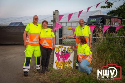 Volle bak tijdens de zaterdag editie van Festival BigPop met onder meer een optreden van Bökkers in de hoofd tent en Boogie Kearls in café 't Kleine Biggetje. - © NWVFoto.nl