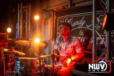 Volle bak tijdens de zaterdag editie van Festival BigPop met onder meer een optreden van Bökkers in de hoofd tent en Boogie Kearls in café 't Kleine Biggetje. - © NWVFoto.nl