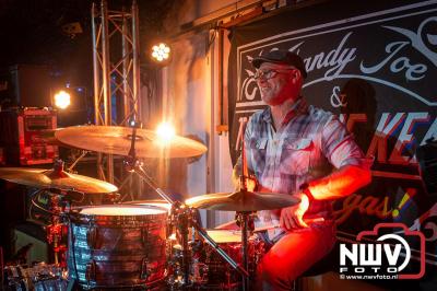 Volle bak tijdens de zaterdag editie van Festival BigPop met onder meer een optreden van Bökkers in de hoofd tent en Boogie Kearls in café 't Kleine Biggetje. - © NWVFoto.nl