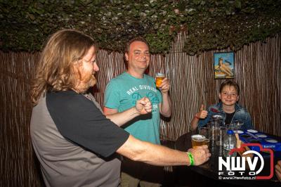 Volle bak tijdens de zaterdag editie van Festival BigPop met onder meer een optreden van Bökkers in de hoofd tent en Boogie Kearls in café 't Kleine Biggetje. - © NWVFoto.nl