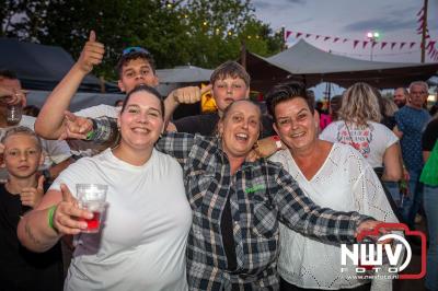 Volle bak tijdens de zaterdag editie van Festival BigPop met onder meer een optreden van Bökkers in de hoofd tent en Boogie Kearls in café 't Kleine Biggetje. - © NWVFoto.nl
