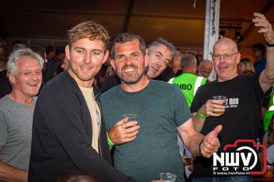 Volle bak tijdens de zaterdag editie van Festival BigPop met onder meer een optreden van Bökkers in de hoofd tent en Boogie Kearls in café 't Kleine Biggetje. - © NWVFoto.nl