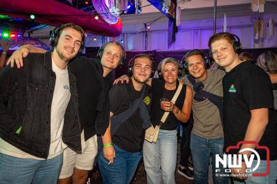 Volle bak tijdens de zaterdag editie van Festival BigPop met onder meer een optreden van Bökkers in de hoofd tent en Boogie Kearls in café 't Kleine Biggetje. - © NWVFoto.nl