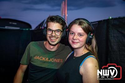 Volle bak tijdens de zaterdag editie van Festival BigPop met onder meer een optreden van Bökkers in de hoofd tent en Boogie Kearls in café 't Kleine Biggetje. - © NWVFoto.nl