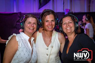 Volle bak tijdens de zaterdag editie van Festival BigPop met onder meer een optreden van Bökkers in de hoofd tent en Boogie Kearls in café 't Kleine Biggetje. - © NWVFoto.nl