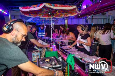 Volle bak tijdens de zaterdag editie van Festival BigPop met onder meer een optreden van Bökkers in de hoofd tent en Boogie Kearls in café 't Kleine Biggetje. - © NWVFoto.nl