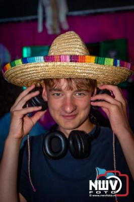 Volle bak tijdens de zaterdag editie van Festival BigPop met onder meer een optreden van Bökkers in de hoofd tent en Boogie Kearls in café 't Kleine Biggetje. - © NWVFoto.nl