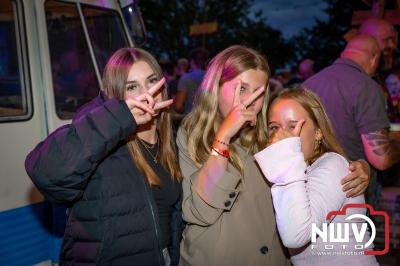 Volle bak tijdens de zaterdag editie van Festival BigPop met onder meer een optreden van Bökkers in de hoofd tent en Boogie Kearls in café 't Kleine Biggetje. - © NWVFoto.nl