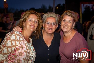Volle bak tijdens de zaterdag editie van Festival BigPop met onder meer een optreden van Bökkers in de hoofd tent en Boogie Kearls in café 't Kleine Biggetje. - © NWVFoto.nl