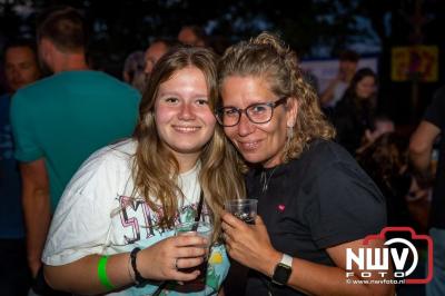 Volle bak tijdens de zaterdag editie van Festival BigPop met onder meer een optreden van Bökkers in de hoofd tent en Boogie Kearls in café 't Kleine Biggetje. - © NWVFoto.nl