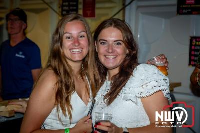 Volle bak tijdens de zaterdag editie van Festival BigPop met onder meer een optreden van Bökkers in de hoofd tent en Boogie Kearls in café 't Kleine Biggetje. - © NWVFoto.nl