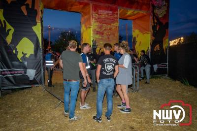 Volle bak tijdens de zaterdag editie van Festival BigPop met onder meer een optreden van Bökkers in de hoofd tent en Boogie Kearls in café 't Kleine Biggetje. - © NWVFoto.nl