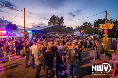 Volle bak tijdens de zaterdag editie van Festival BigPop met onder meer een optreden van Bökkers in de hoofd tent en Boogie Kearls in café 't Kleine Biggetje. - © NWVFoto.nl