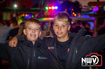 Volle bak tijdens de zaterdag editie van Festival BigPop met onder meer een optreden van Bökkers in de hoofd tent en Boogie Kearls in café 't Kleine Biggetje. - © NWVFoto.nl