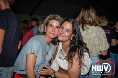 Volle bak tijdens de zaterdag editie van Festival BigPop met onder meer een optreden van Bökkers in de hoofd tent en Boogie Kearls in café 't Kleine Biggetje. - © NWVFoto.nl