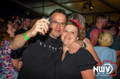 Volle bak tijdens de zaterdag editie van Festival BigPop met onder meer een optreden van Bökkers in de hoofd tent en Boogie Kearls in café 't Kleine Biggetje. - © NWVFoto.nl