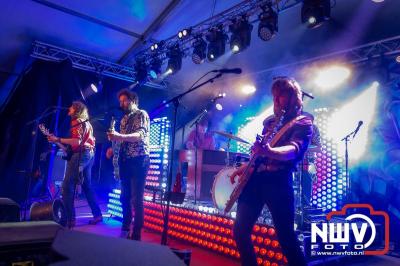 Volle bak tijdens de zaterdag editie van Festival BigPop met onder meer een optreden van Bökkers in de hoofd tent en Boogie Kearls in café 't Kleine Biggetje. - © NWVFoto.nl
