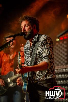 Volle bak tijdens de zaterdag editie van Festival BigPop met onder meer een optreden van Bökkers in de hoofd tent en Boogie Kearls in café 't Kleine Biggetje. - © NWVFoto.nl