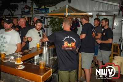 Volle bak tijdens de zaterdag editie van Festival BigPop met onder meer een optreden van Bökkers in de hoofd tent en Boogie Kearls in café 't Kleine Biggetje. - © NWVFoto.nl