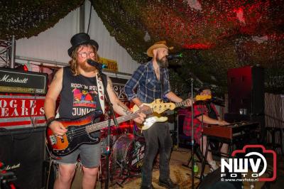 Volle bak tijdens de zaterdag editie van Festival BigPop met onder meer een optreden van Bökkers in de hoofd tent en Boogie Kearls in café 't Kleine Biggetje. - © NWVFoto.nl