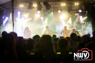 Volle bak tijdens de zaterdag editie van Festival BigPop met onder meer een optreden van Bökkers in de hoofd tent en Boogie Kearls in café 't Kleine Biggetje. - © NWVFoto.nl