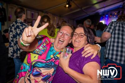 Volle bak tijdens de zaterdag editie van Festival BigPop met onder meer een optreden van Bökkers in de hoofd tent en Boogie Kearls in café 't Kleine Biggetje. - © NWVFoto.nl