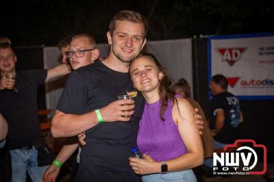Volle bak tijdens de zaterdag editie van Festival BigPop met onder meer een optreden van Bökkers in de hoofd tent en Boogie Kearls in café 't Kleine Biggetje. - © NWVFoto.nl